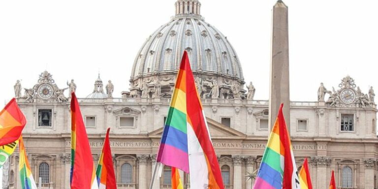 Gay-flag-vatican – Il Blog Di Alessandro Bertirotti