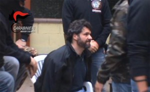 Arresto di E. Fazzalari (fermo-immagine da filmato dei Carabinieri)